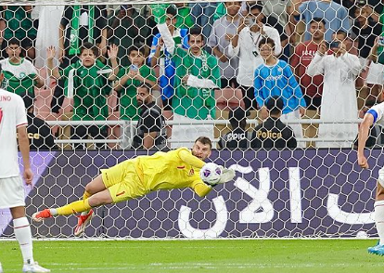 Maarten Paes berhasil mengamankan gawang Timnas Indonesia vs Australia. (BeritaNasional/Instagram Paes)