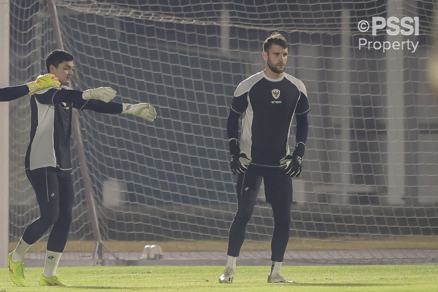 Kiper Timnas Indonesia Maarten Paes. (Foto/PSSI).