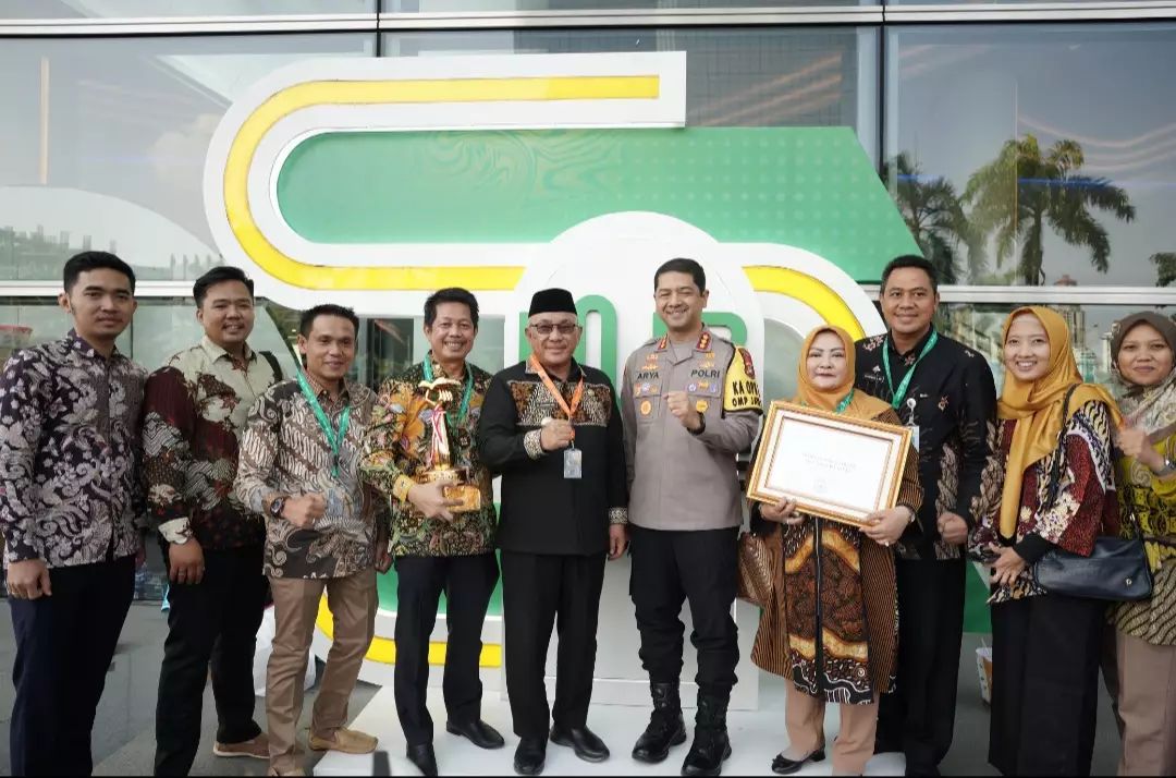 Pemkot Depok Penghargaan Penataan Transportasi. (Foto/beritadepok.go.id).