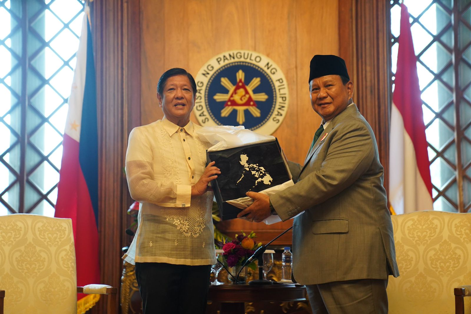 Prabowo Subianto melakukan kunjungan kerja (kunker) ke Filipina dan bertemu dengan Presiden Filipina Ferdinand Romualdez Marcos Jr. (Foto/Tim Prabowo).