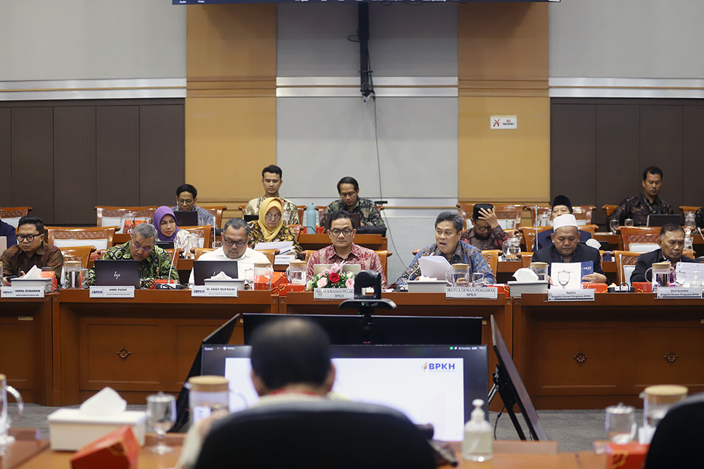 Rapat Dengar Pendapat komisi VIII bersama  Badan Pengelola Keuangan Haji (BPKH) bahas kinerja dan anggaran. (BeritaNasional/Elvis Sendouw)