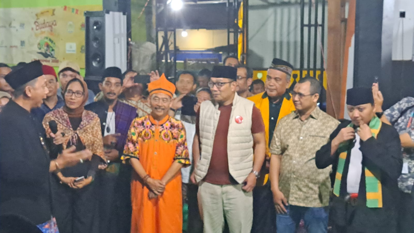 Cagub Jakarta nomor urut 1 Ridwan Kamil saat menghadiri lenong oplet robet di Jakarta Timur. (BeritaNasional/Lydia)