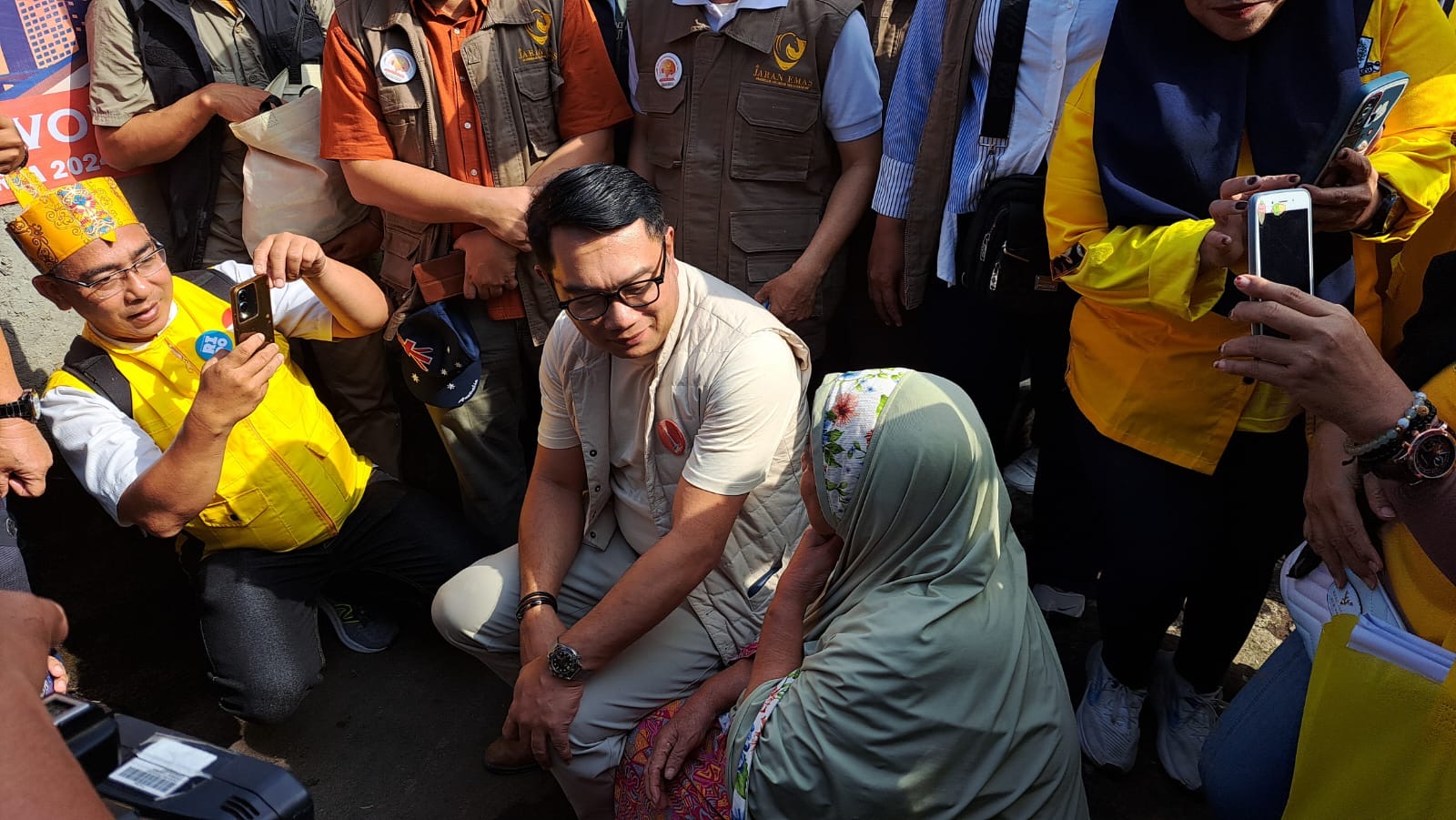 Calon gubernur Jakarta Ridwan Kamil saat blusukan di Pancoran. (BeritaNasional/Lydia).