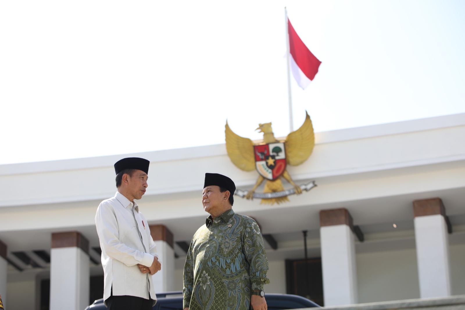 Presiden Jokowi dan presiden terpilih Prabowo Subianto saat di IKN. (Foto/Tim Prabowo).