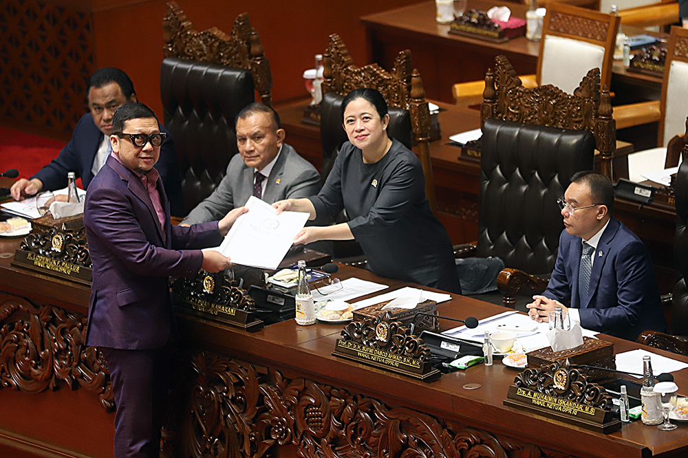 Sidang Paripurna DPR menetapkan Iffa Rosita sebagai anggota KPU periode 2022 - 2027 menggantikan Hasyim Asy'ari. (BeritaNasional/Elvis Sendouw)