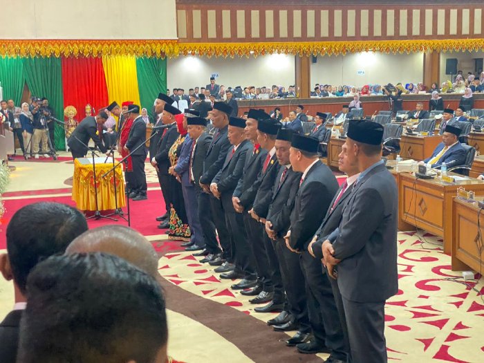 Suasana pelantikan DPRA. (Foto/Pemprov Aceh)