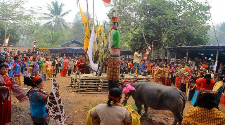 Ritual Tiwah. (Foto/Wikipedia).