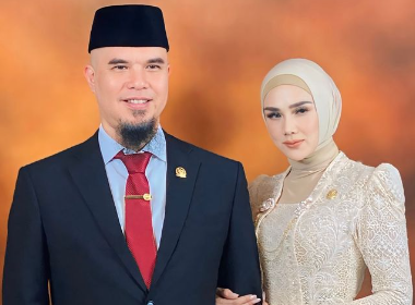 Musisi sekaligus Anggota DPR RI, Ahmad Dhani, dan sang istri Mulan Jameela. (Foto/Instagram)