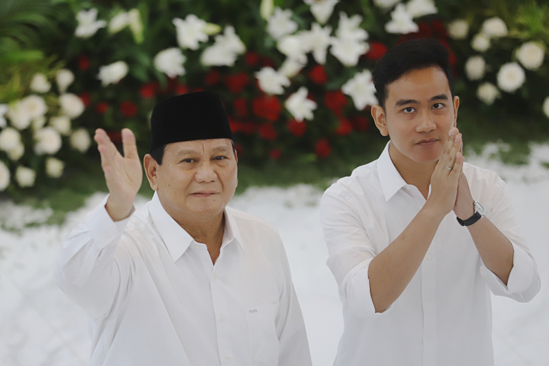 Presiden terpilih Prabowo Subianto dan wakil presiden terpilih Gibran Rakabuming Raka (kanan). (BeritaNasional/Elvis).