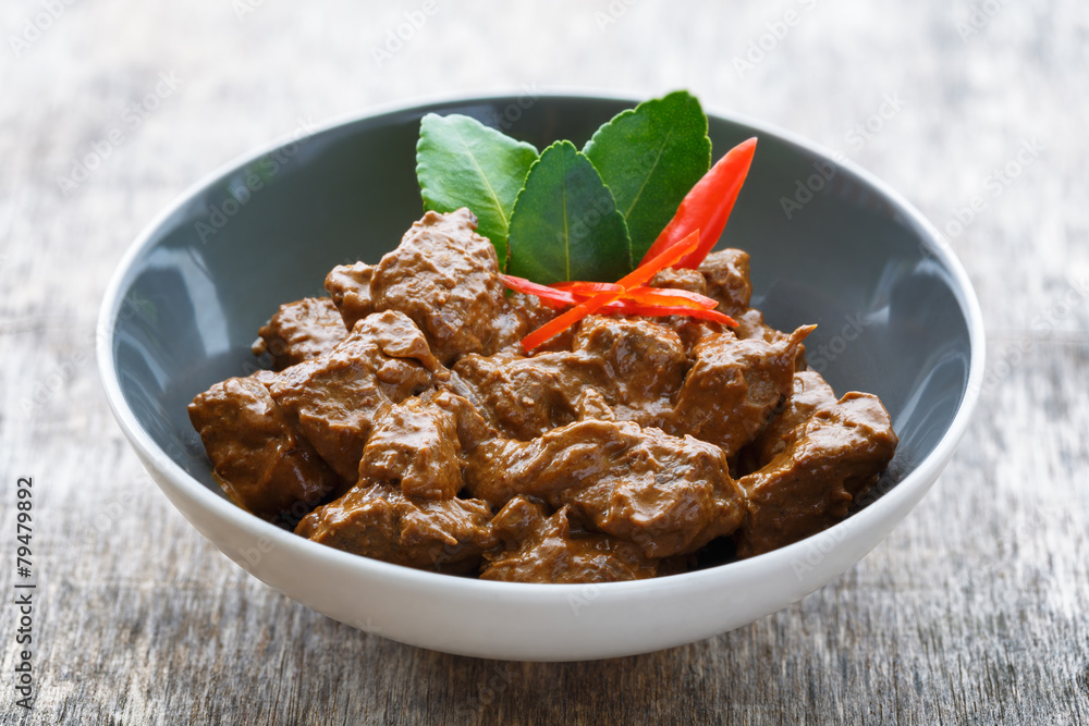 Rendang menjadi Deretan Kuliner Tradisional Khas Indonesia. (Foto/freepik).