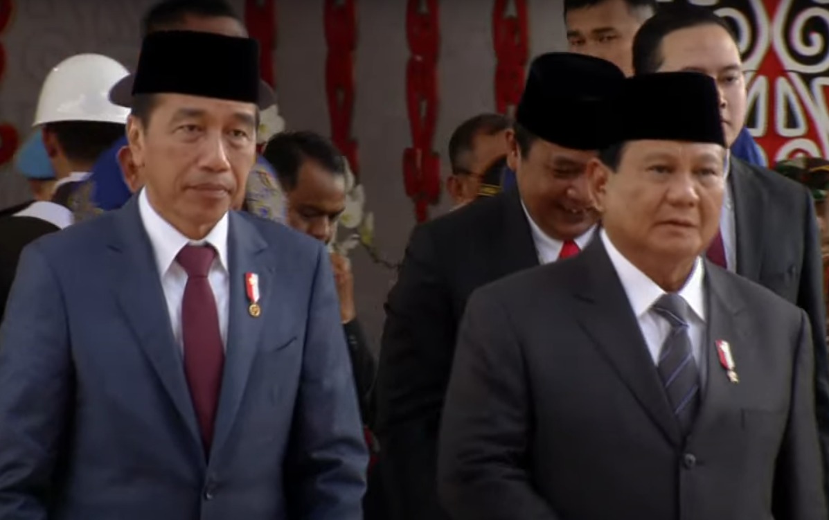 Ditemani Prabowo, Jokowi Hadiri Pelantikan Anggota DPR-DPD di Gedung Parlemen. (foto/ Youtube DPR RI).