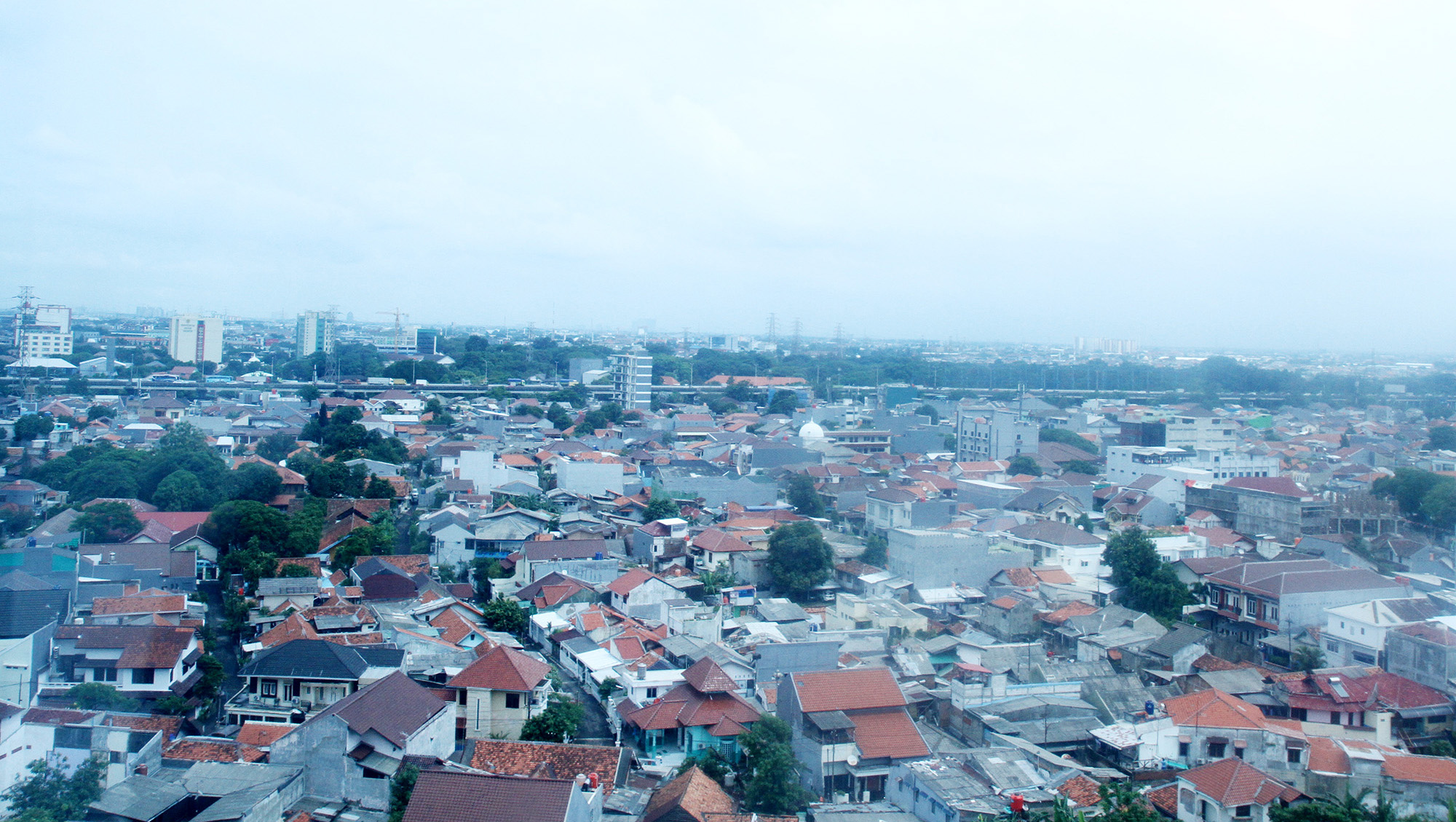 Suasana pemukiman padat penduduk di Kawasan Jakarta Pusat, Jumat(11/10/2024). (BeritaNasional.com/Oke Atmaja)