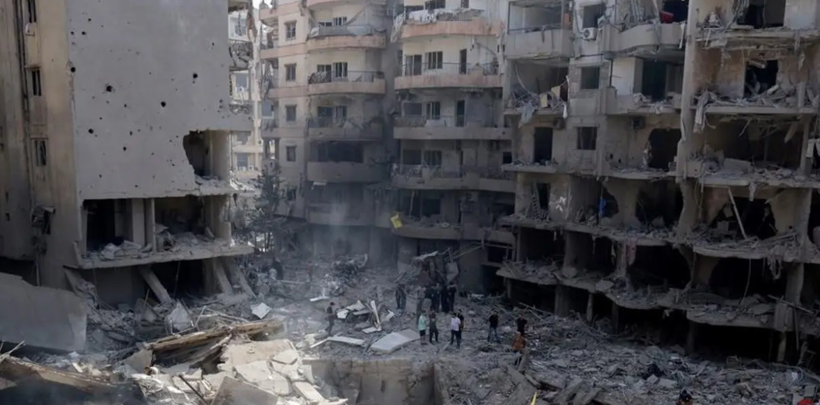 Sebuah daerah pinggiran di selatan Beirut, Lebanon, hancur setelah menjadi sasaran serangan udara Israel. (Foto: UNICEF/Dar al Mussawir/Ramzi Haidar)