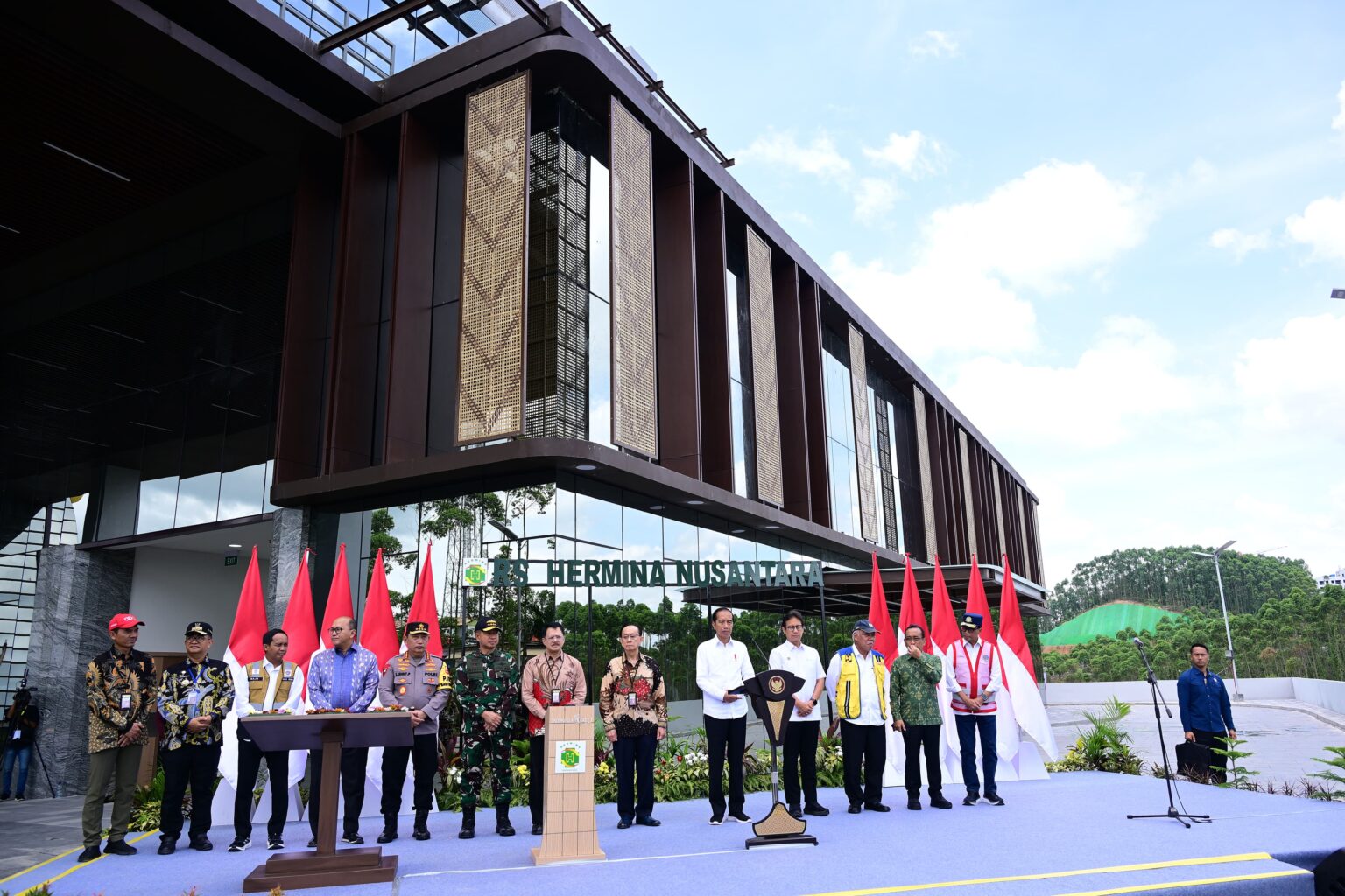 Jokowi resmikan RS Hermina di IKN. (Foto/Setkab).