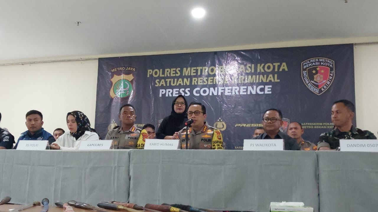 Jumpa pers kasus penemuan tujuh jenazah remaja di Kali Bekasi, Jawa Barat si Polres Metro Bekasi Kota (Beritanasional/Istimewa)