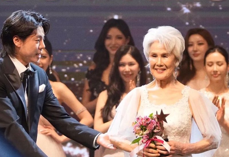 Nenek ikut kontes Miss Universe (Foto/Miss Universe Kor)