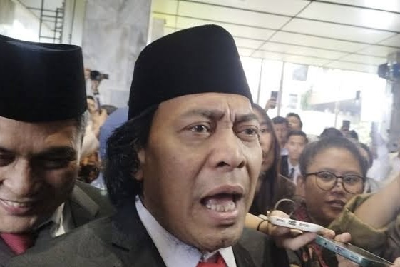 Komedian Alfiansyah atau Komeng resmi dilantik sebagai anggota Dewan Perwakilan Daerah. (BeritaNasional/Antara)