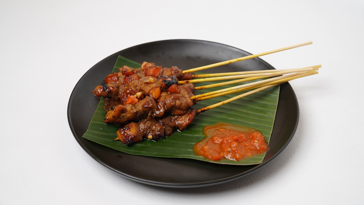 Sate ayam salah satu makanan khas Indonesia. (Foto/freepik)/