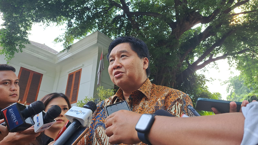 Calon menteri berkunjung ke Prabowo: Natalius Pigai, Fadli Zon dan Maruarar Sirait masuk daftar. (BeritaNasional/Lydia)