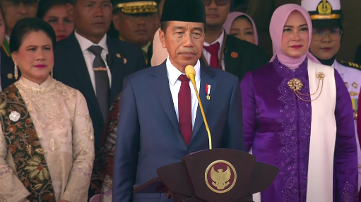 Presiden Jokowi dan Iriana Joko Widodo (kiri) saat menghadiri HUT TNI di Monas. (Foto/tangkapan layar YT Setpres)