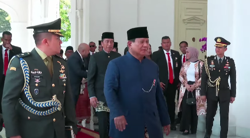 Presiden Prabowo Subianto tiba di Istana Negara.