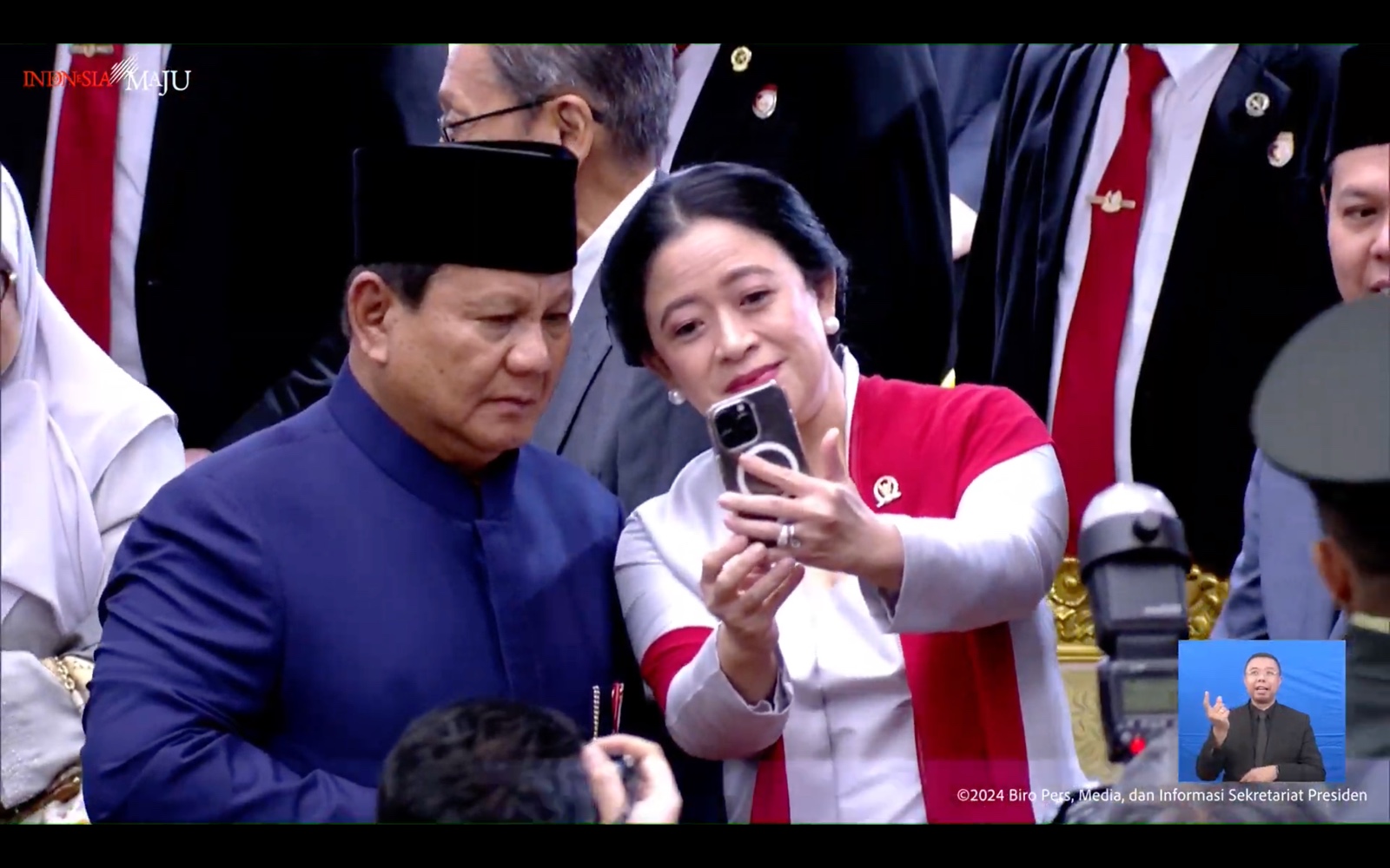 Momen Puan Ajak Prabowo Selfie Usai Acara Pelantikan Presiden. (Foto/YouTube Sekretariat Presiden).