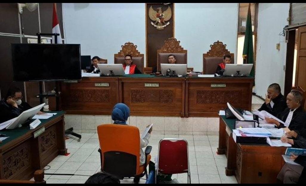 Pengadilan Negeri (PN) Jakarta Selatan menggelar sidang lanjutan kasus dugaan sumpah palsu dengan terdakwa Ike Farida. (Foto/Istimewa).