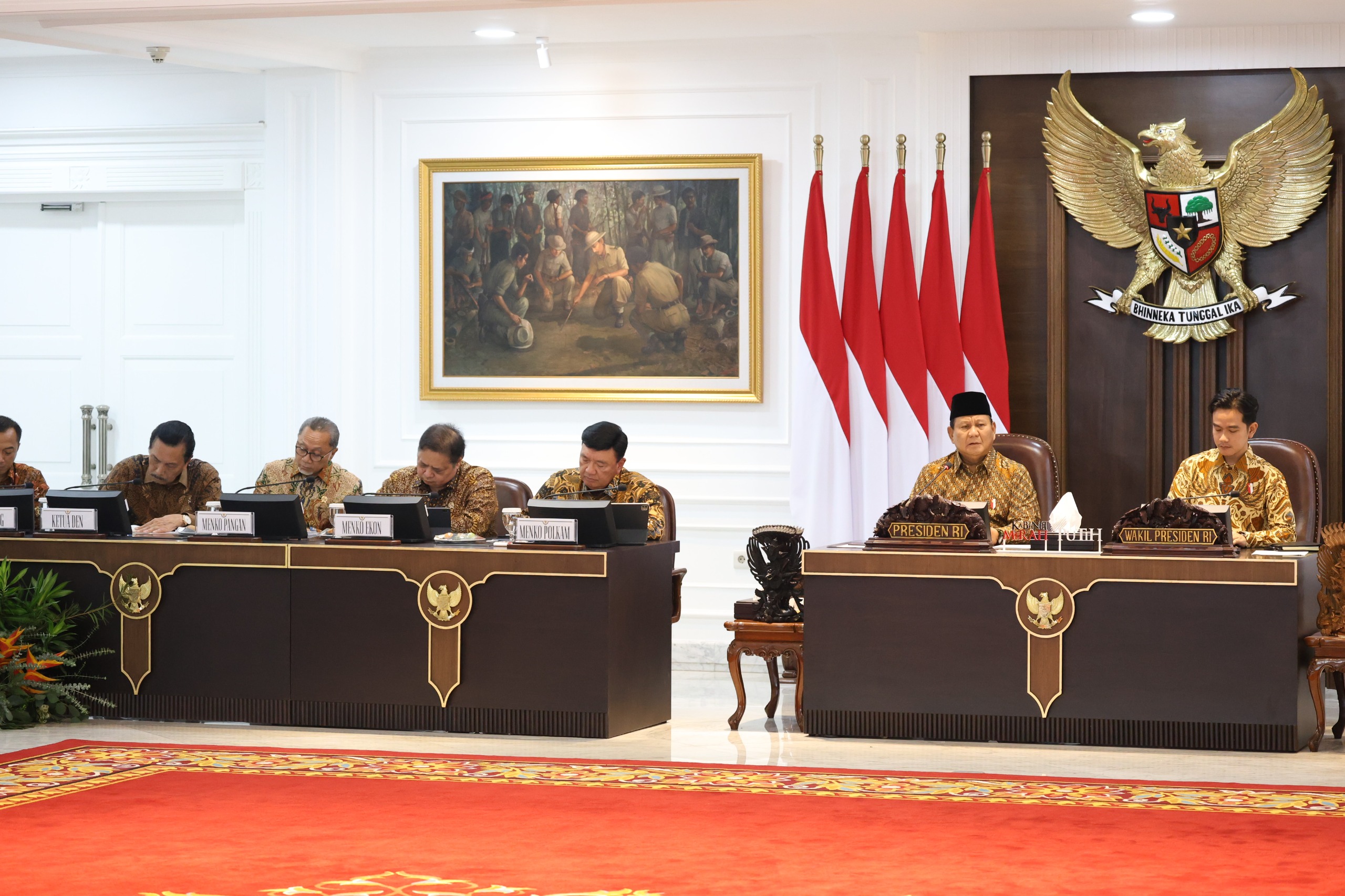 Presiden Prabowo Subianto saat sidang paripurna Kabinet Merah Putih di Istana Kepresidenan. (Foto/Tim Prabowo).