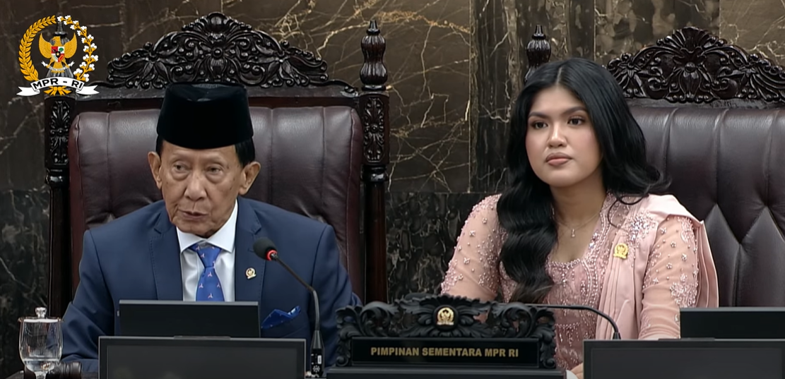 Guntur Sasono dan Larasati Moriska menjadi pimpinan sementara MPR. (foto/tangkapan layar YT MPR RI)