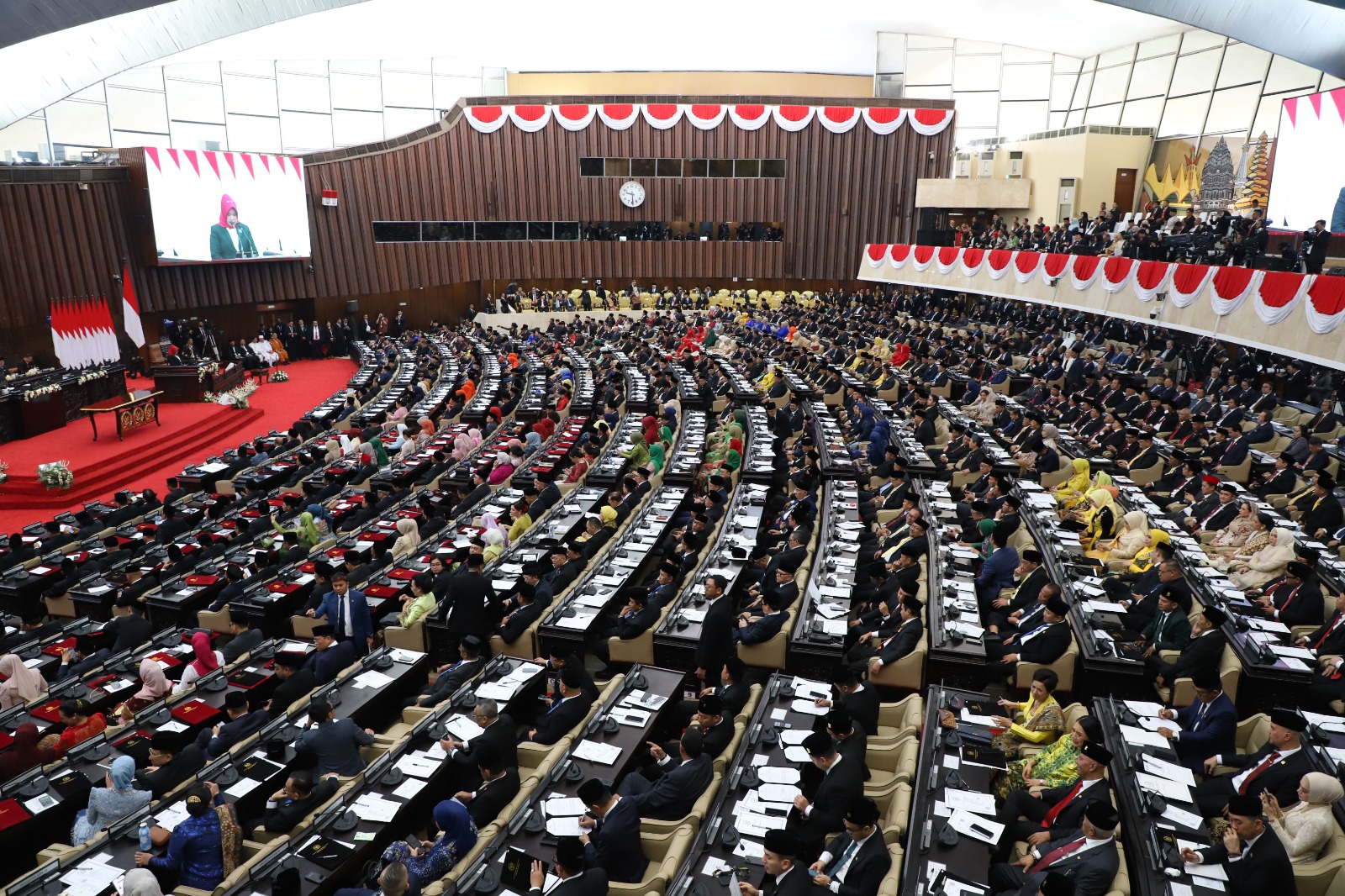 Suasana Pelantikan anggota DPR RI. (BeritaNasional/Elvis Sendouw)