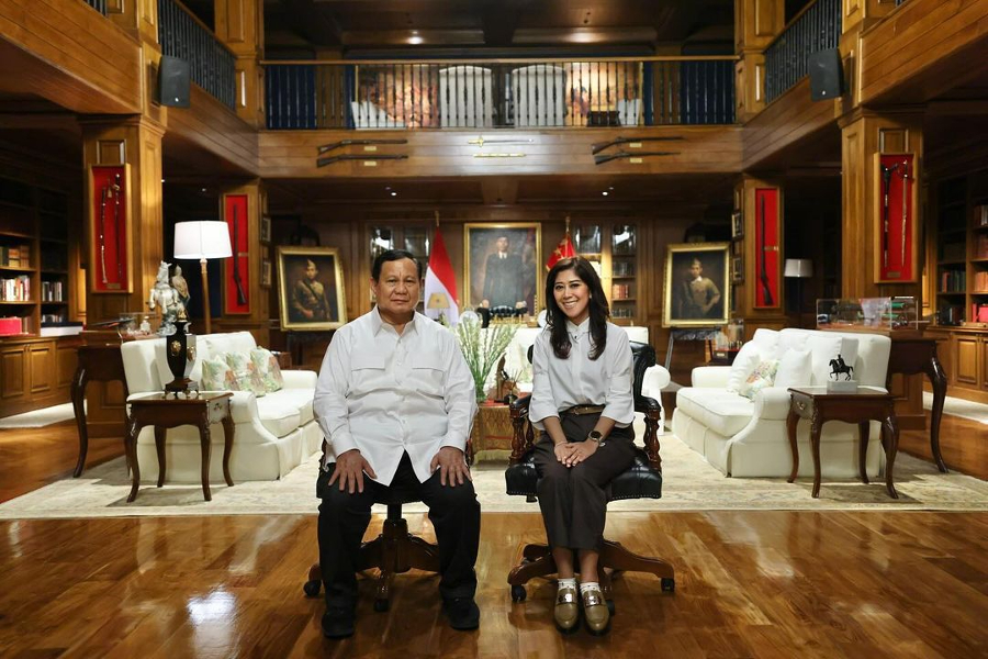 Meutya Hafid Menteri Komunikasi dan Digital saat berfoto dengan Presiden Prabowo. (Foto/Instagram: Meutya)