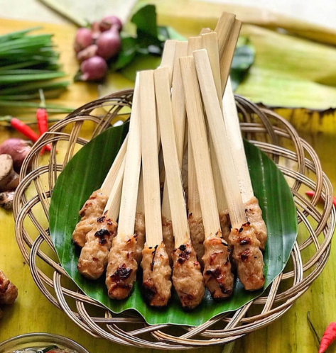 Kuliner Bali sate lili. (Foto/WonderfulIndonesia)