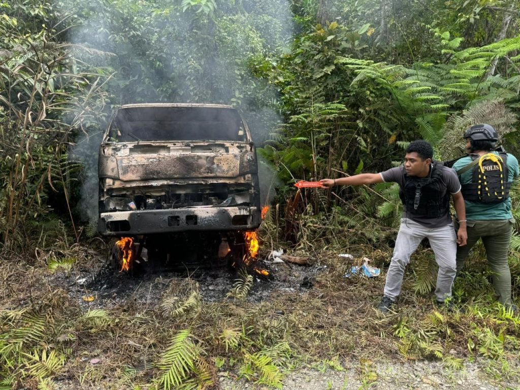 KKB bunuh dan bakar sopir truk. (Foto/Divisi Humas Polri).