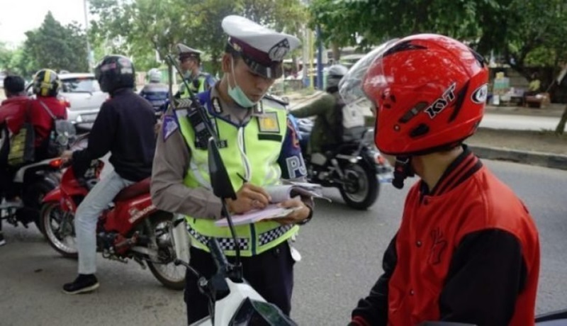 Ilustrasi  kendaraan melanggar lalu lintas (Foto/NTCM Polri)