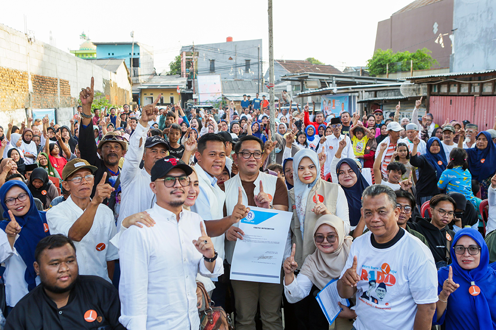 Calon Gubernur Jakarta, Ridwan Kamill saat melakukan blusukan ke warga Cakung Jakarta Timur. (BeritaNasional/HO/Tim Rido/Elvis Sendouw)