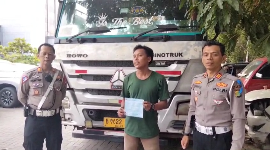 MJ sopir truk kontainer yang melawan arah di Jalan Cakung Cilincing, Jakarta Utara. (Foto/istimewa).