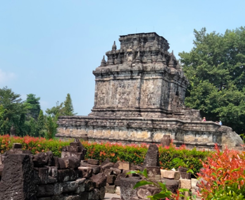 Ilustrasi indahnya Candi Mendut (Foto/X Masngapak)