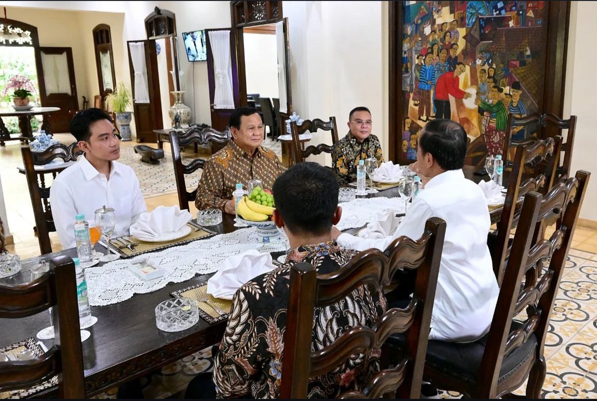 Presiden Jokowi saat bertemu Prabowo-Gibran. (Foto/instagram/Jokowi).