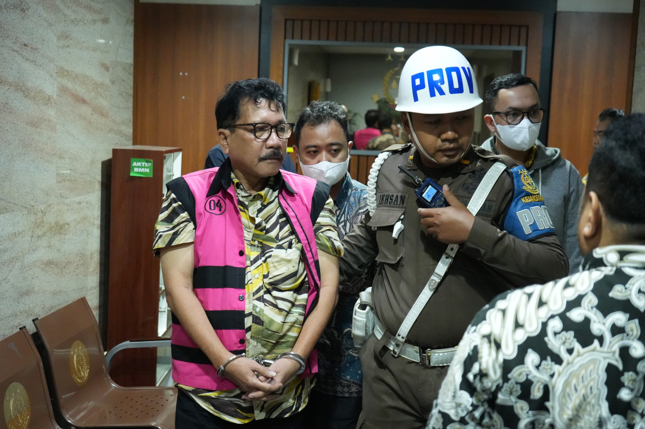 Tersangka mantan pejabat Mahkamah Agung, Zarof Ricar, di Kejakasaan Agung (Foto/Dok. Puspenkum Kejagung)