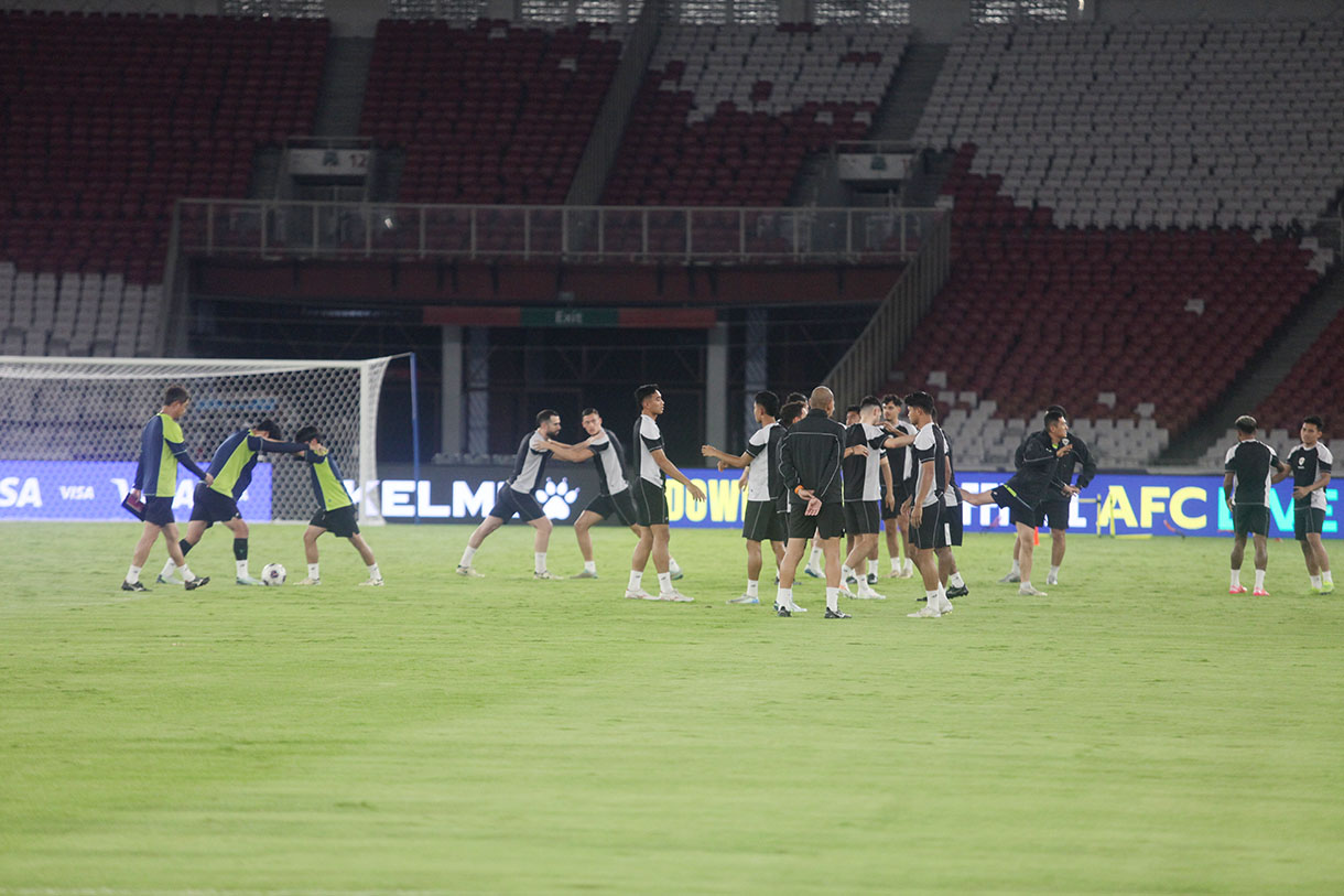 Timnas Indonesia saat menjalani sesi latihan di SUGBK. (BeritaNasional/Oke Atmaja).