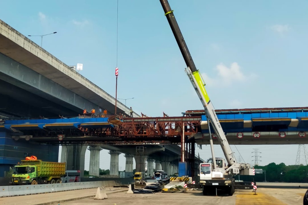 Perbaikan jalan di ruas tol Jakarta-Cikampek. (Foto/Dok Jasa Marga).