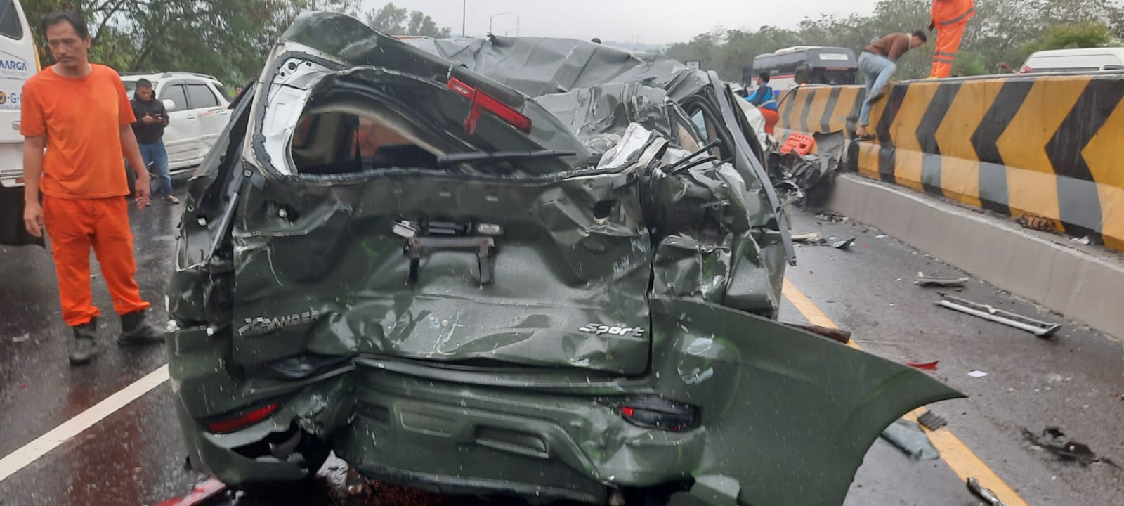 Kecelakaan beruntun di Tol Cipularang. (Foto/Dok Polda Jawa Barat)