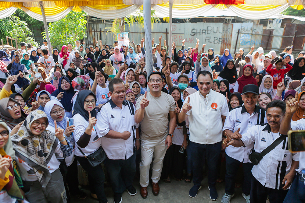 Calon Gubernur Jakarta Ridwan Kamil blusukan ke wilayah RW 05, Penggilingan, Cakung, Jakarta. (BeritaNasional/Tim Rido/Elvis Sendouw)