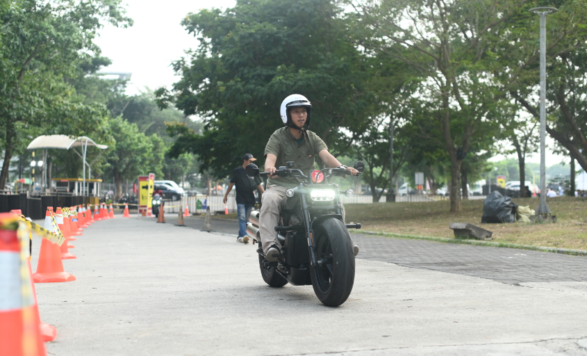 Ilustrasi Test ride di IMOS 2024. (Foto/IMOS)