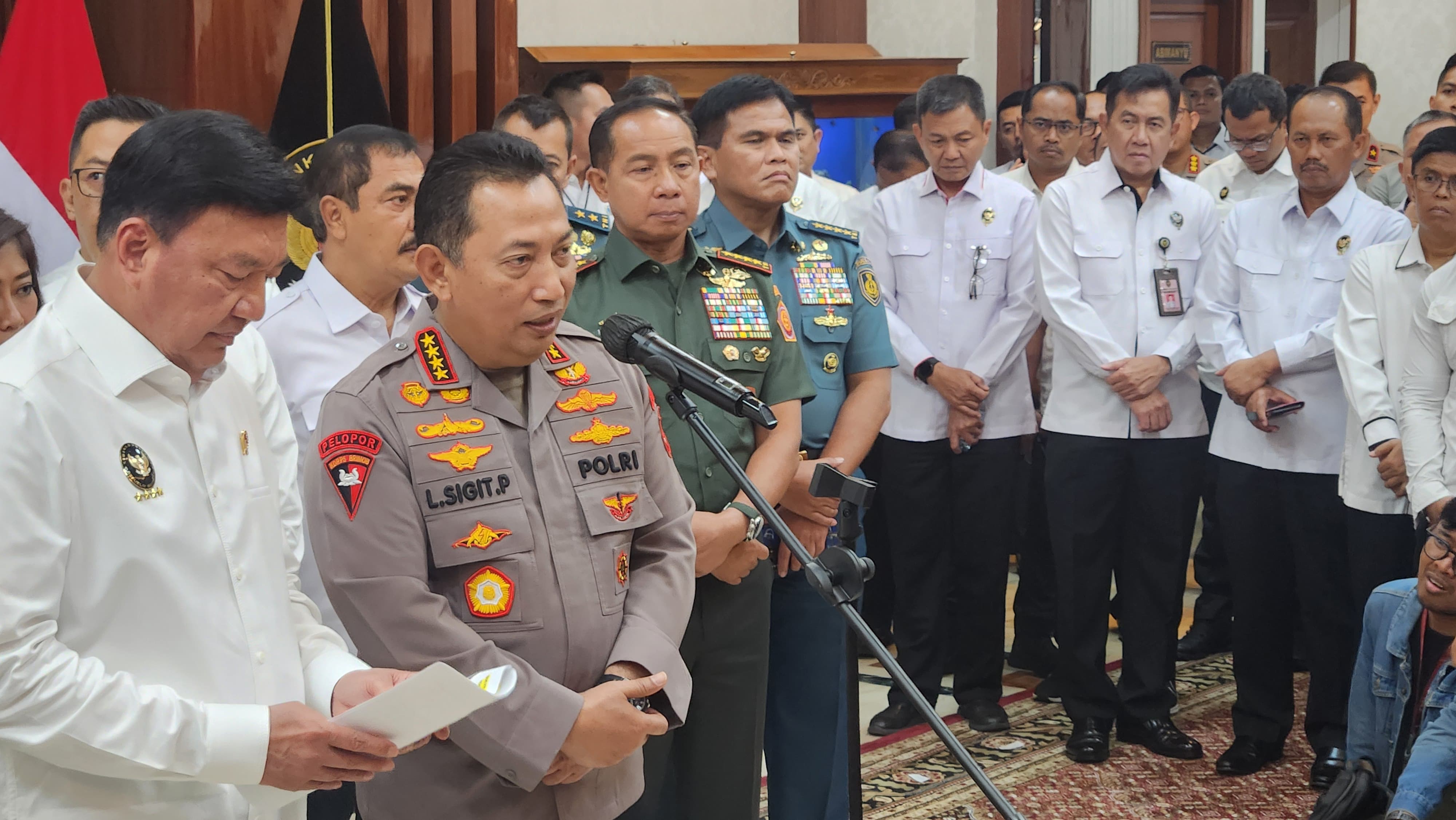 Kapolri Jenderal Polisi Listyo Sigit Prabowo (kanan). (BeritaNasional/Panji Septo)