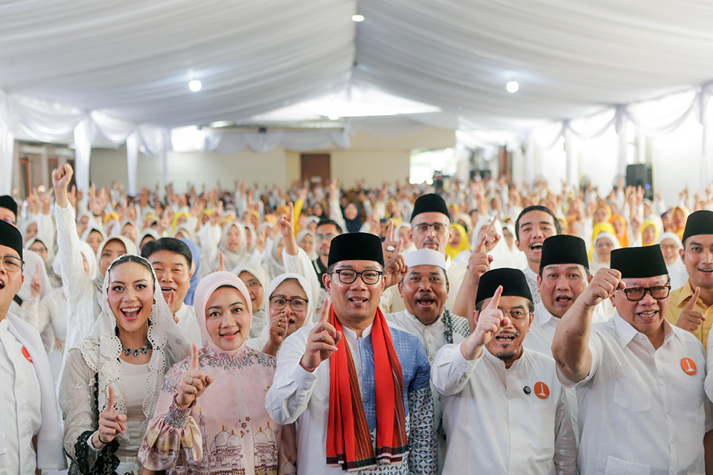 Cagub dan Cawagub Ridwan Kamil-Suswono hadiri  Tasyakuran dan Silaturahmi keluarga besar Agung Laksono. (BeritaNasional/Tim Rido/Elvis Sendouw)