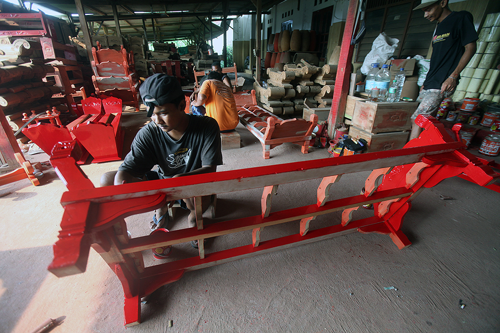 Pembuatan alat musik tradisional Jawa di Sentra Kerajinan Gamelan Rumahan Daliyo Legiyono di Banguntapan, Bantul, Daerah Istimewa Yogyakarta. (BeritaNasional/Elvis Sendouw)