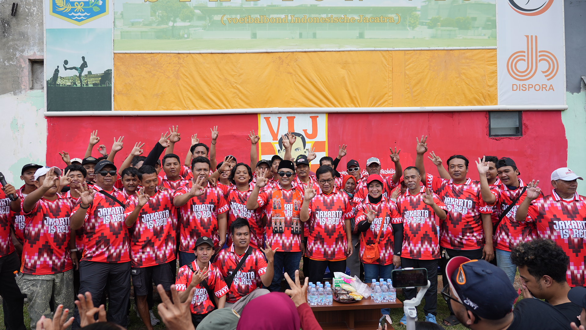 Pramono Anung usai Gotong Royong bersama Jakarta Adalah Kita di Stadion VIJ Petojo, Cideng. (Foto/Tim Pramono-Rano).