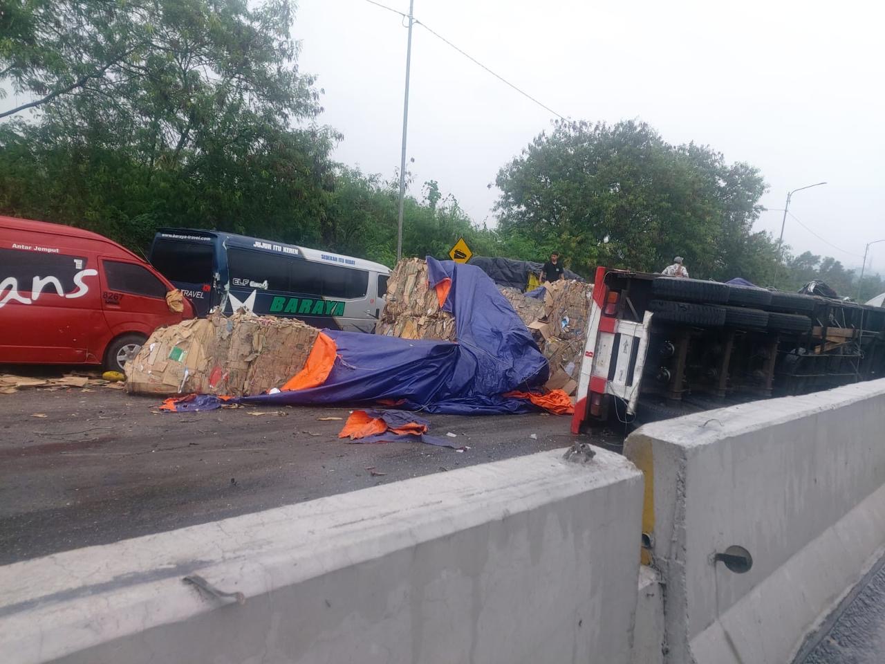 Kecelakaan beruntun di Tol Cipularang. (Foto/Jasamarga)