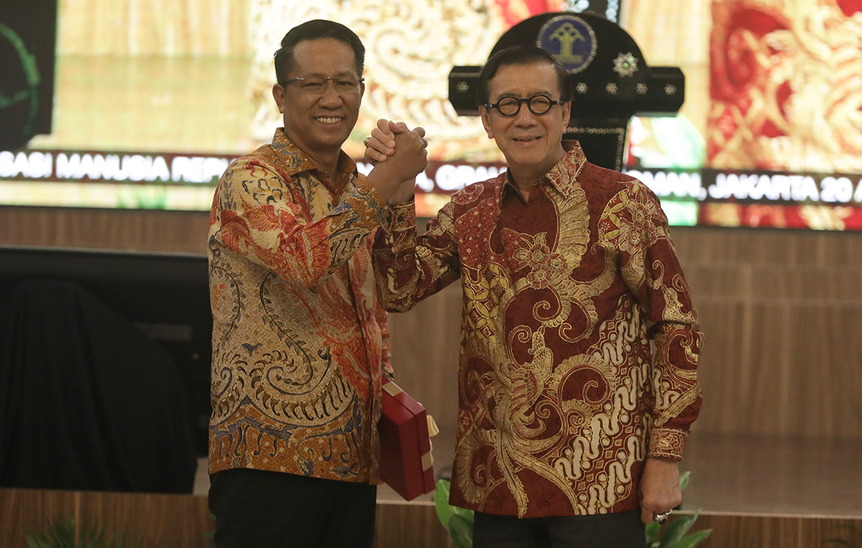 Menteri Hukum Supratman Andi Agtas (kiri). (BeritaNasional/Oke Atmaja)